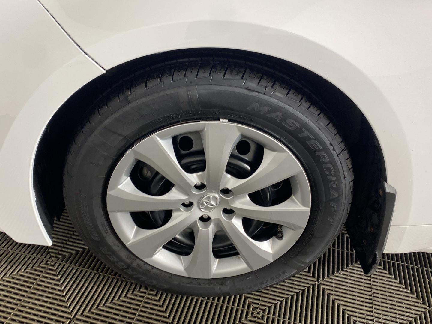 Used 2023 Ice Cap Toyota LE image 13