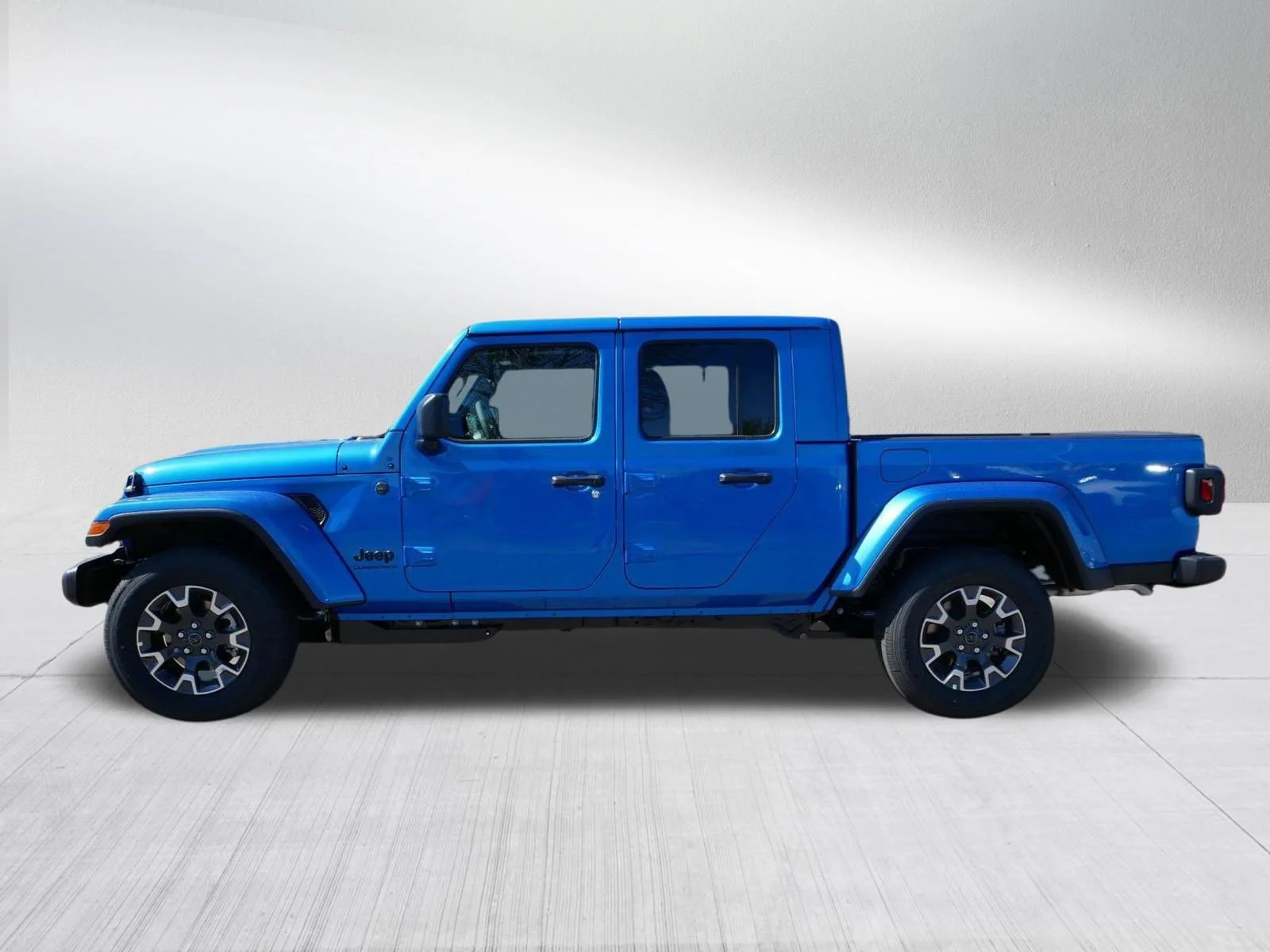 New 2026 Hydro Blue Pearl-Coat Exterior Paint Jeep Sahara image 4