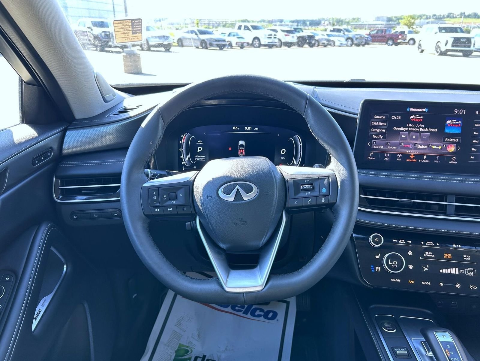 Used 2025 White INFINITI LUXE image 11