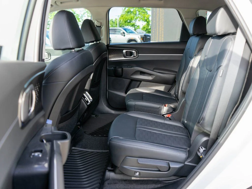 2025 Kia Sorento EX Hybrid - Photo 13