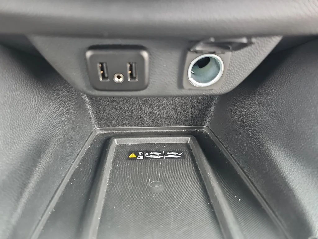 Used 2022 White Chevrolet LT image 26