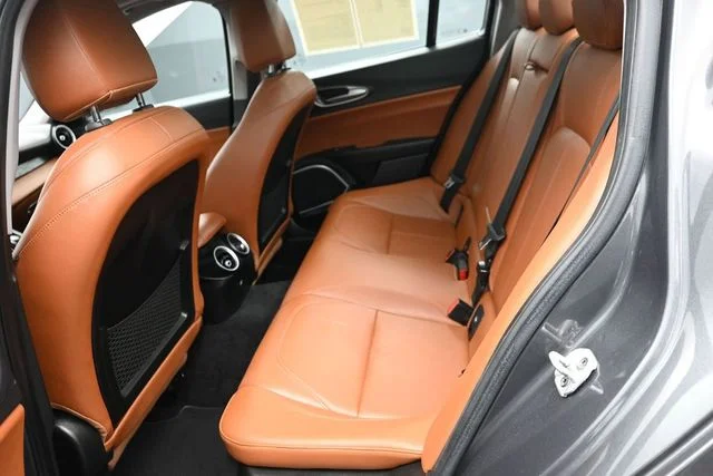 Used 2019 Gray Alfa Romeo Base image 15