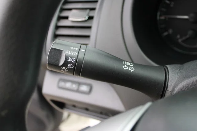 Used 2017 White Nissan 2.5 S image 4