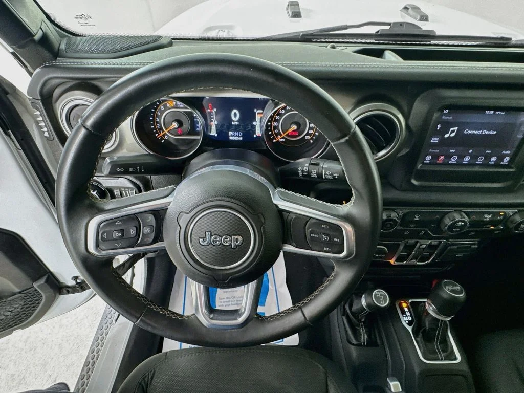 Used 2019 Bright White Clearcoat Jeep Unlimited Sahara image 13