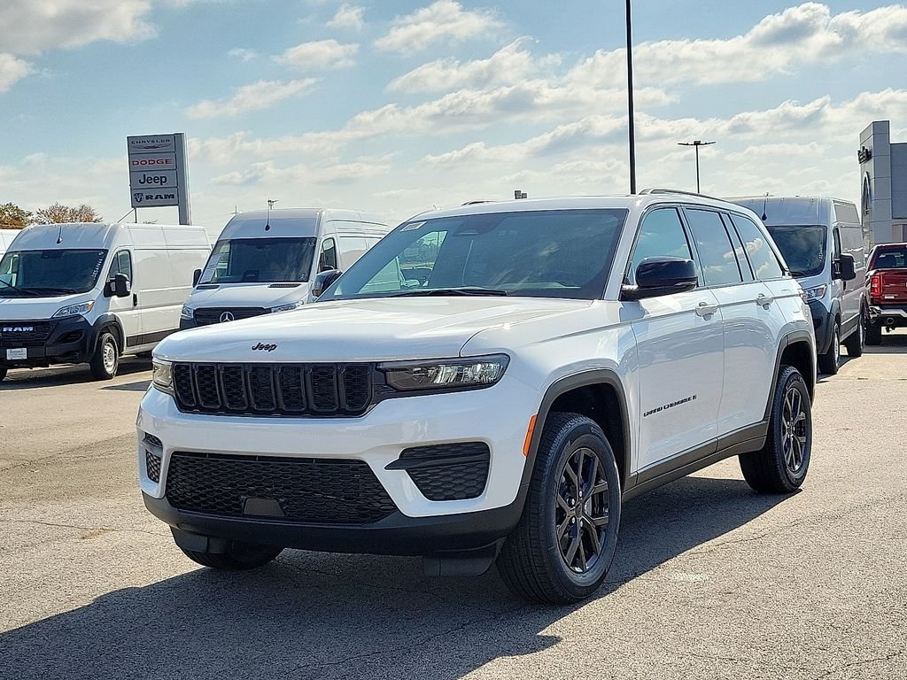 2025 Jeep Grand Cherokee Altitude X photo 2