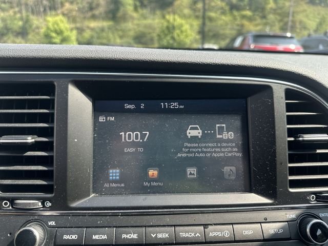 Used 2018 White Hyundai SEL image 21