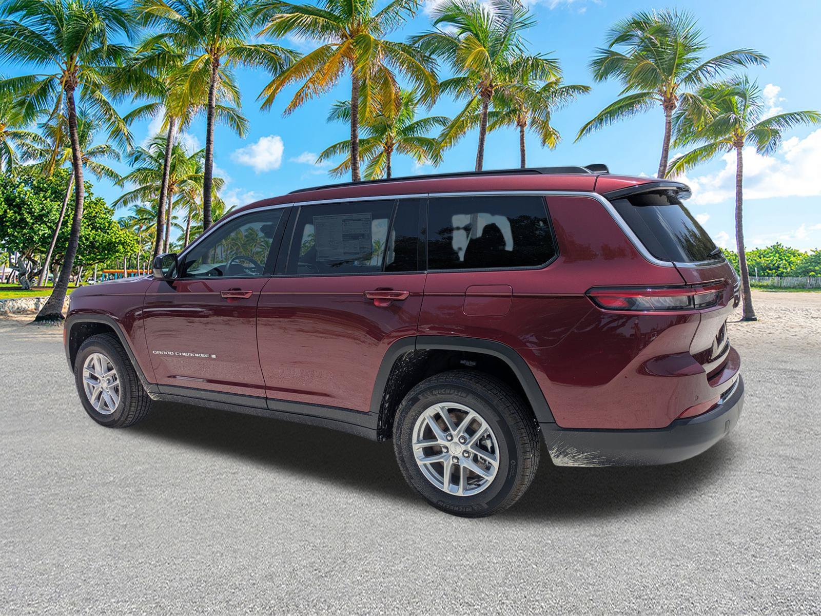 New 2026 Velvet Red Pearl-Coat Exterior Paint Jeep Laredo X image 6