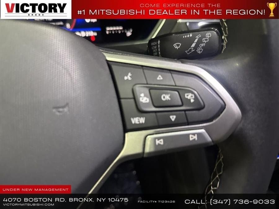 Used 2023 White Volkswagen 2.0T SE image 42