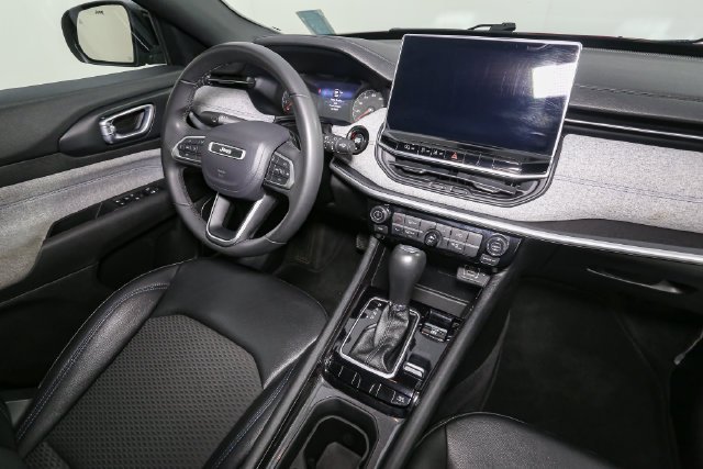 Used 2024 Red Jeep Latitude image 18