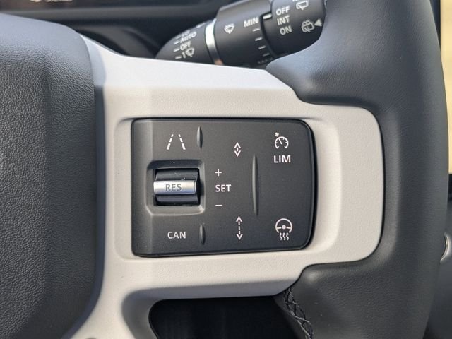 New 2026 Woolstone Green Land Rover X-Dynamic SE image 28