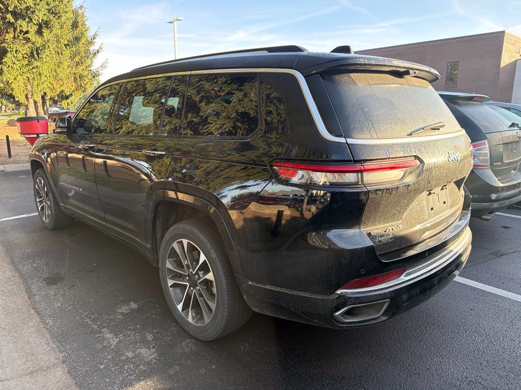Used 2022 Diamond Black Jeep Overland image 2