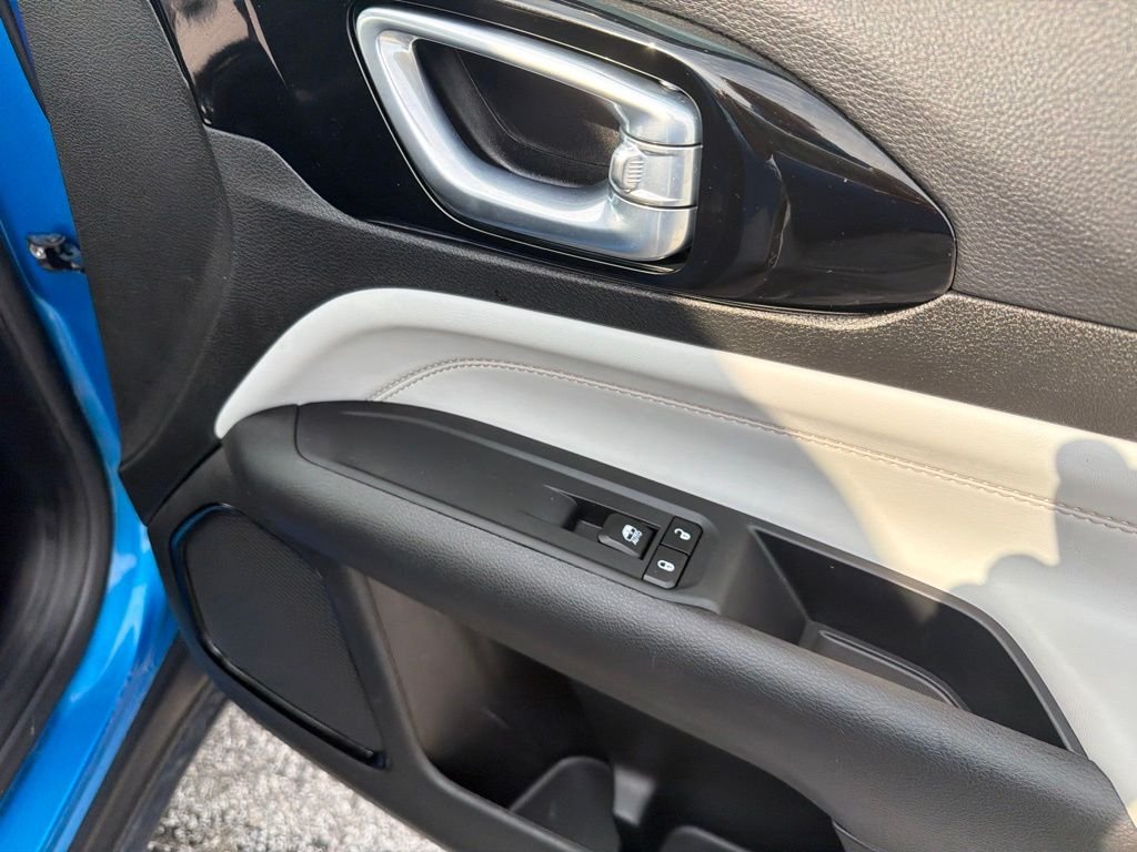 Used 2024 Blue Jeep Limited image 39