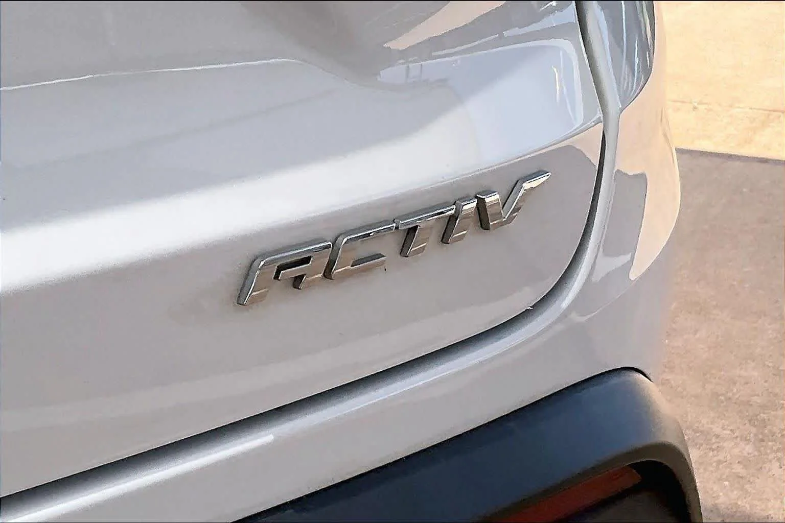 Used 2025 Summit White Chevrolet ACTIV image 10