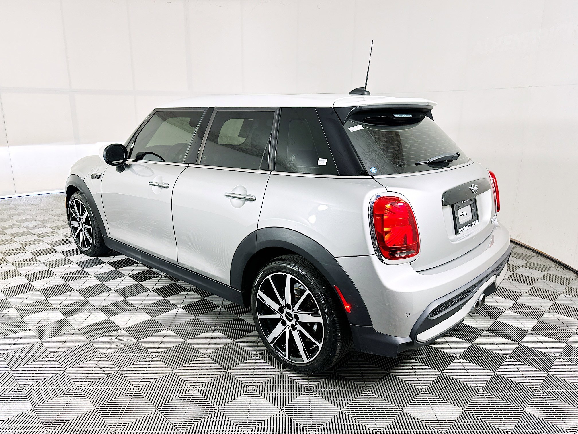 2024 MINI Hardtop thumbnail 7