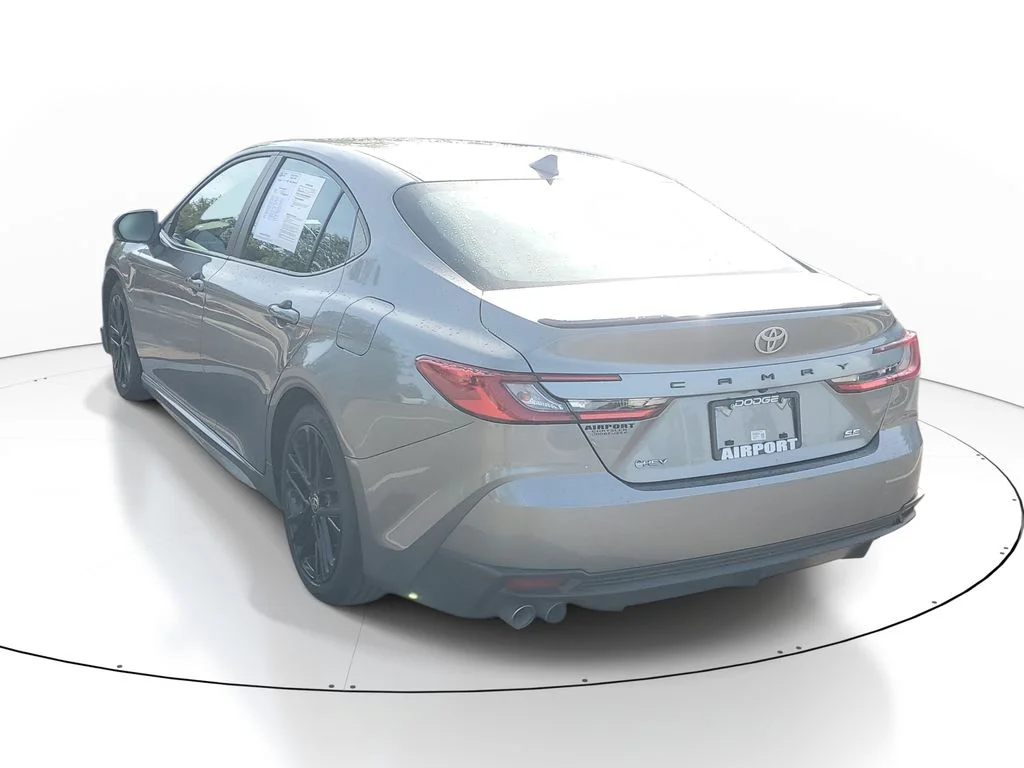 Used 2025  Toyota SE image 4