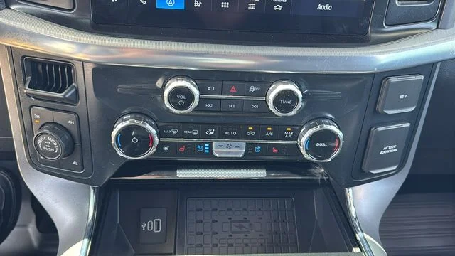 Used 2025 White Ford Lariat image 26