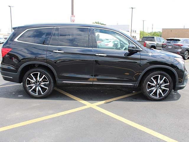 Used 2019 Crystal Black Pearl Honda Elite image 5