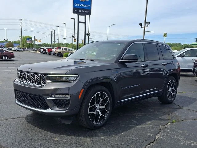 Used 2022 Gray Jeep Summit Reserve 4xe image 3