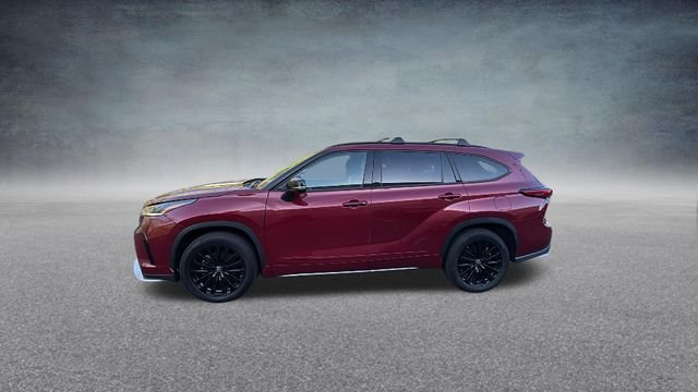 Used 2023 Pearl Toyota XSE image 4