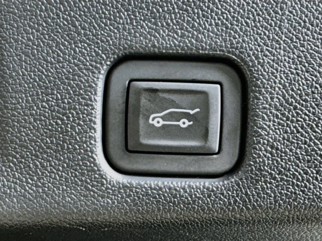 Used 2025 Sterling Gray Metallic Chevrolet High Country image 33