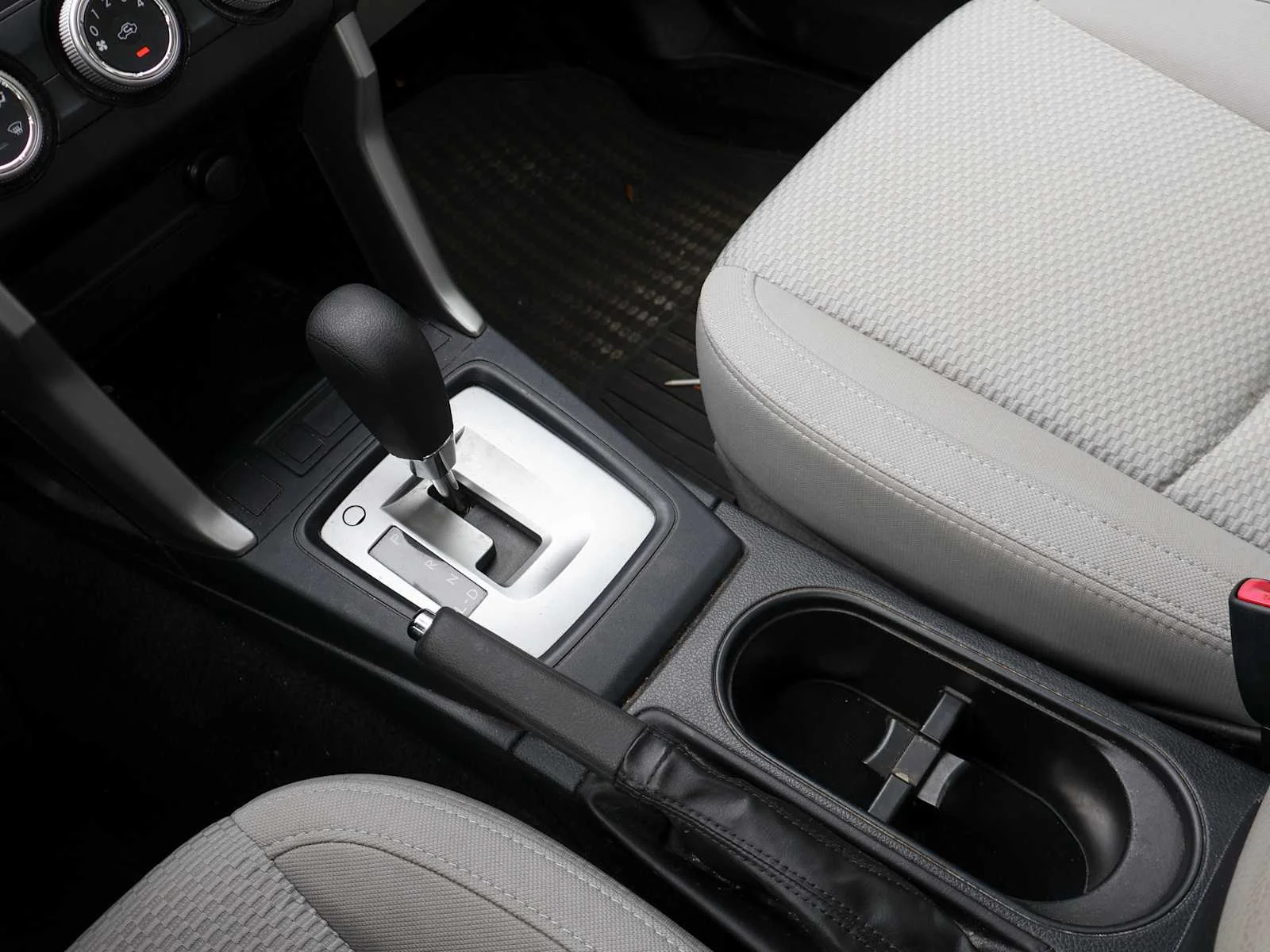 Used 2017 Crystal White Pearl Subaru  image 23