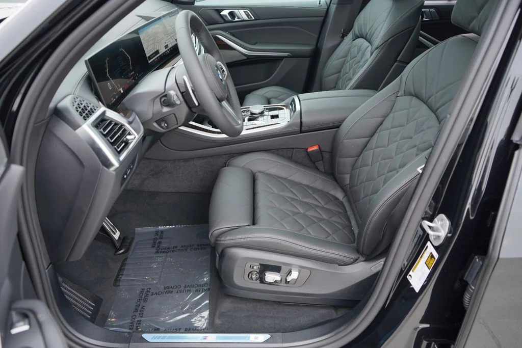 Used 2026 Black BMW sDrive40i image 10