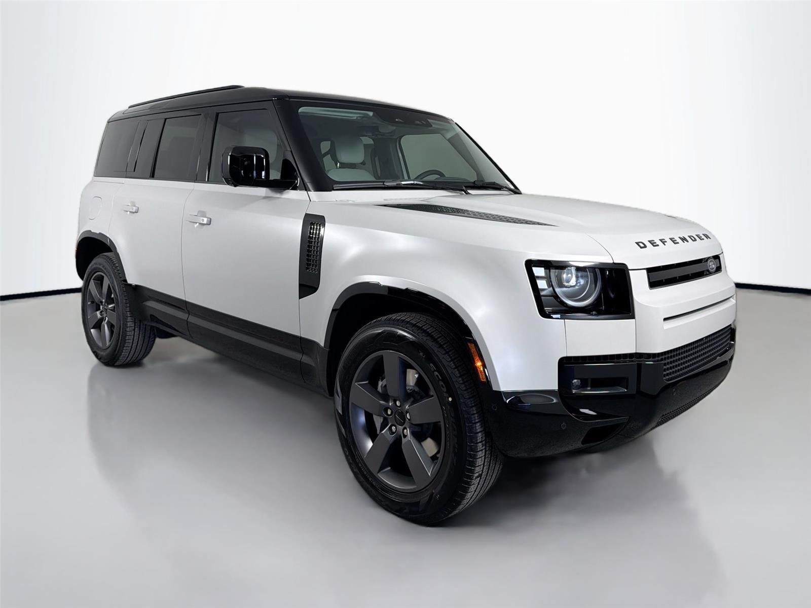 New 2026 Borasco Grey LAND ROVER X-Dynamic SE image 3