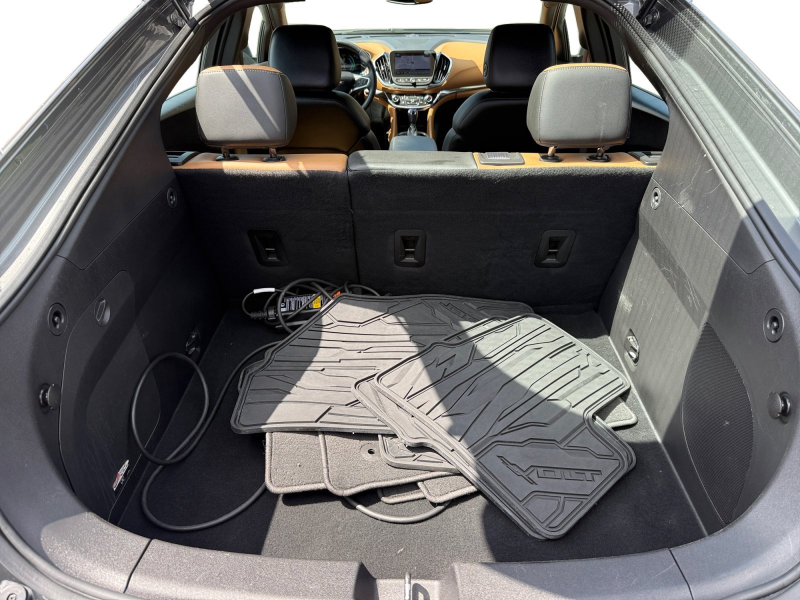Used 2016 Gray Metallic Chevrolet Premier image 17