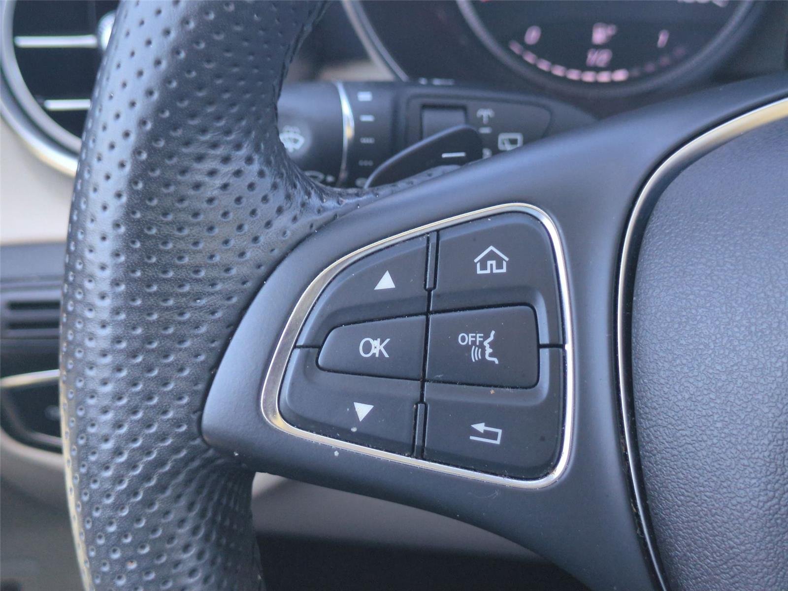 Used 2017 Black Mercedes-Benz GLC 300 image 20