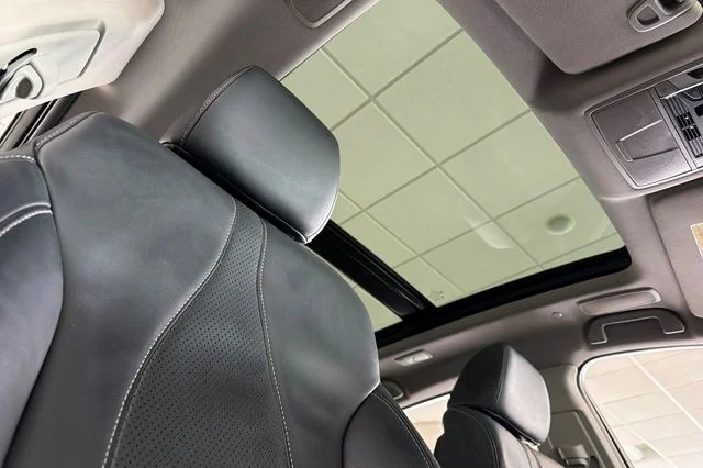 Used 2025 Urban Gray Pearl Acura Technology Package image 22