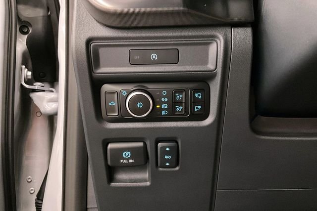 Used 2025 Space White Metallic Ford Platinum image 42