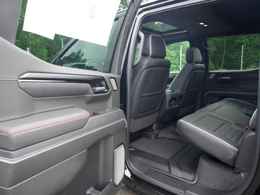 2026 GMC Sierra 1500 AT4X - Photo 15