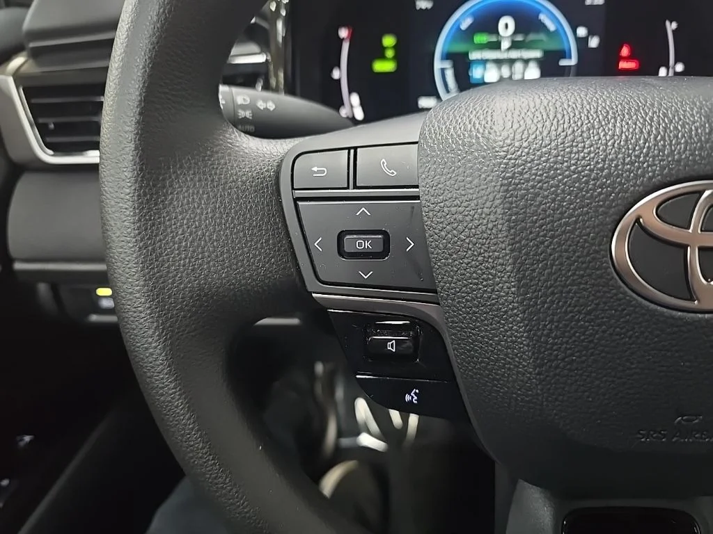Used 2025 Gray Toyota LE image 19