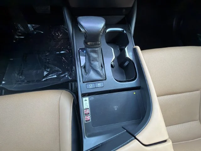 2024 Lexus ES Hybrid 300h - Photo 20