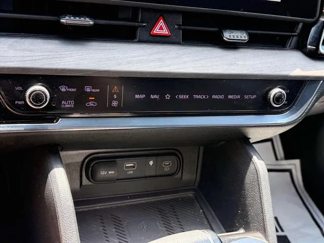Used 2023 Green Kia X-Line image 20