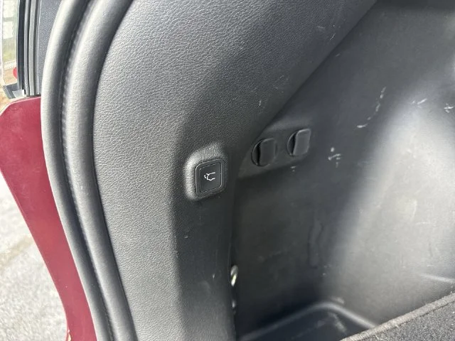 Used 2019 Red Jeep Limited image 13