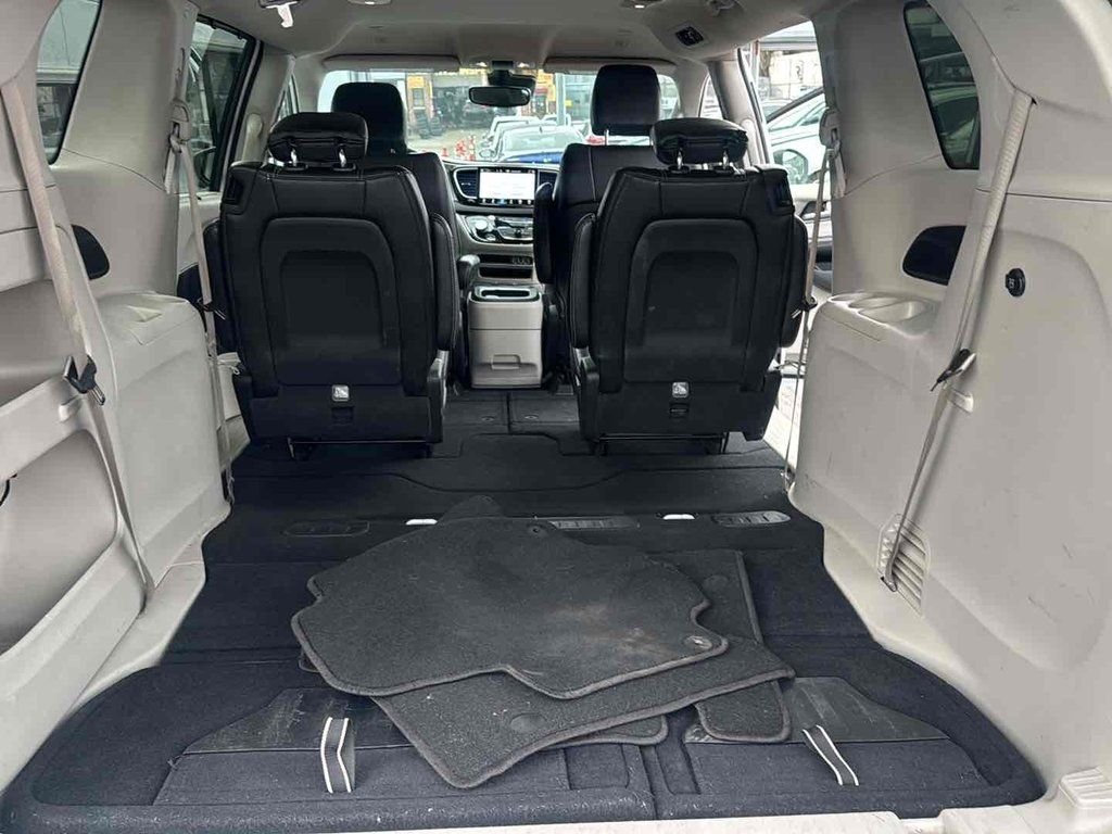 Used 2023 White Chrysler Touring L image 22