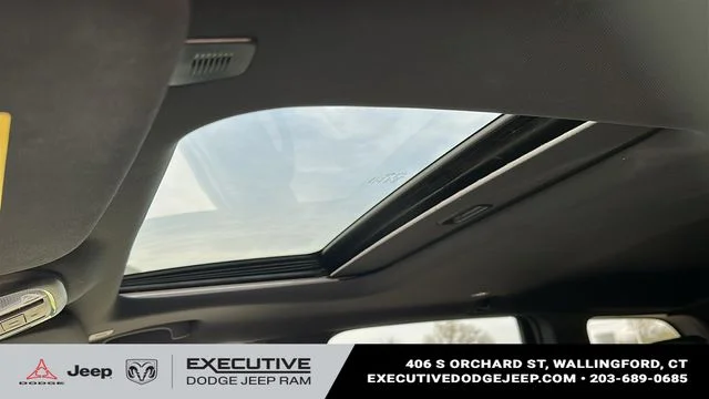 Used 2022 White Jeep Limited image 10