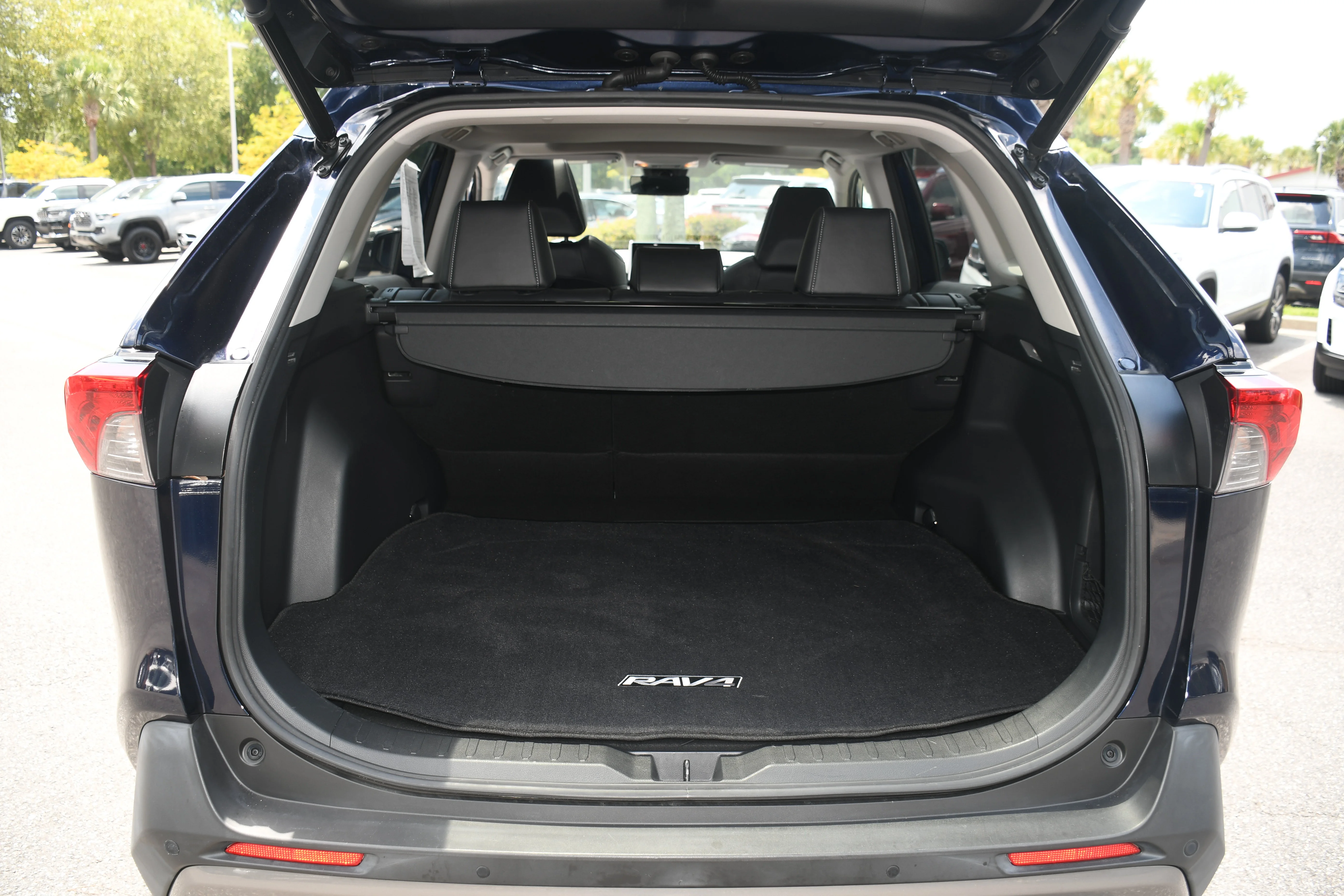 Used 2019  Toyota Limited image 19