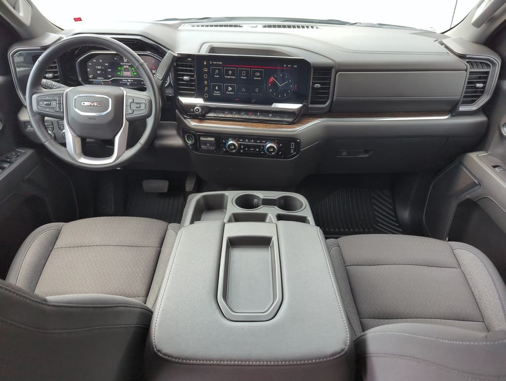 Used 2025 White GMC Elevation image 14