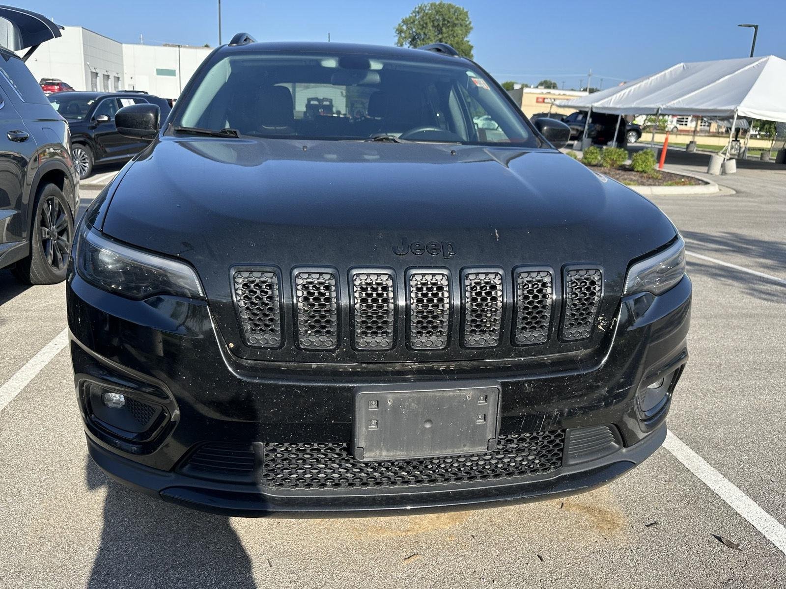 Used 2019 Diamond Black Crystal Pearlcoat Jeep Altitude image 5