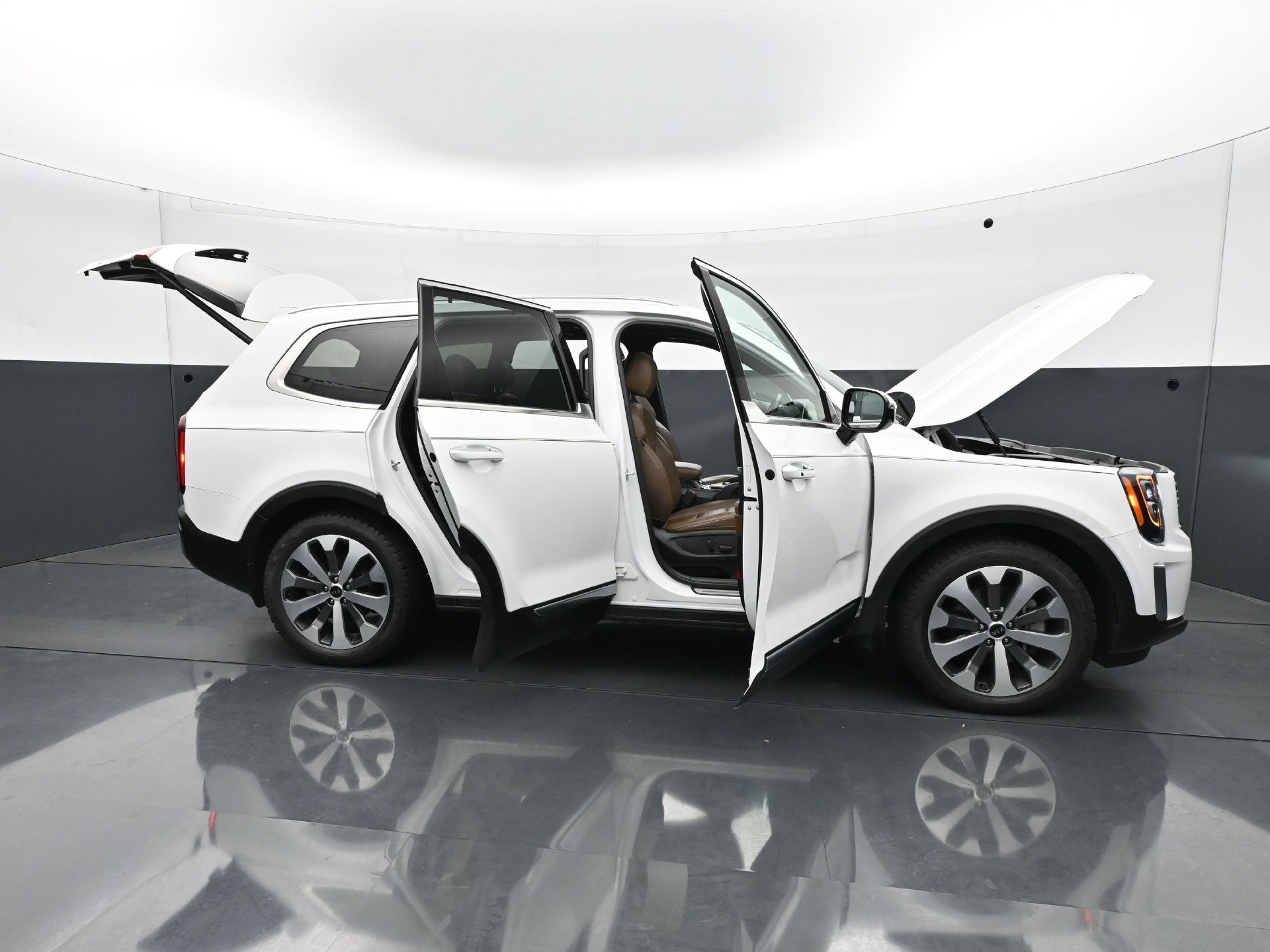 Used 2020 Snow White Pearl Kia SX AWD image 40