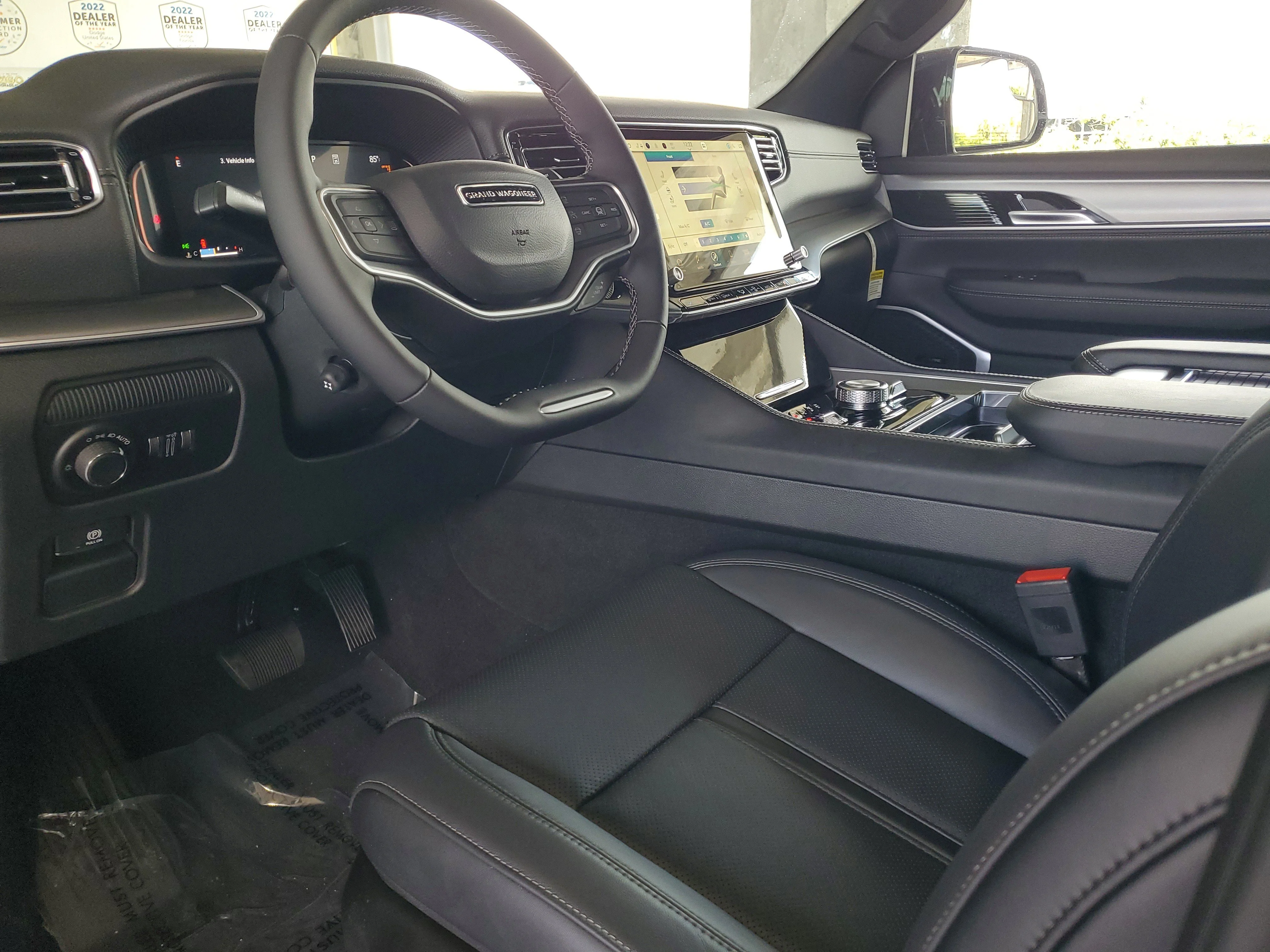New 2026 Baltic-Gray Metallic Clear-Coat Exterior Paint Jeep Limited Altitude image 17