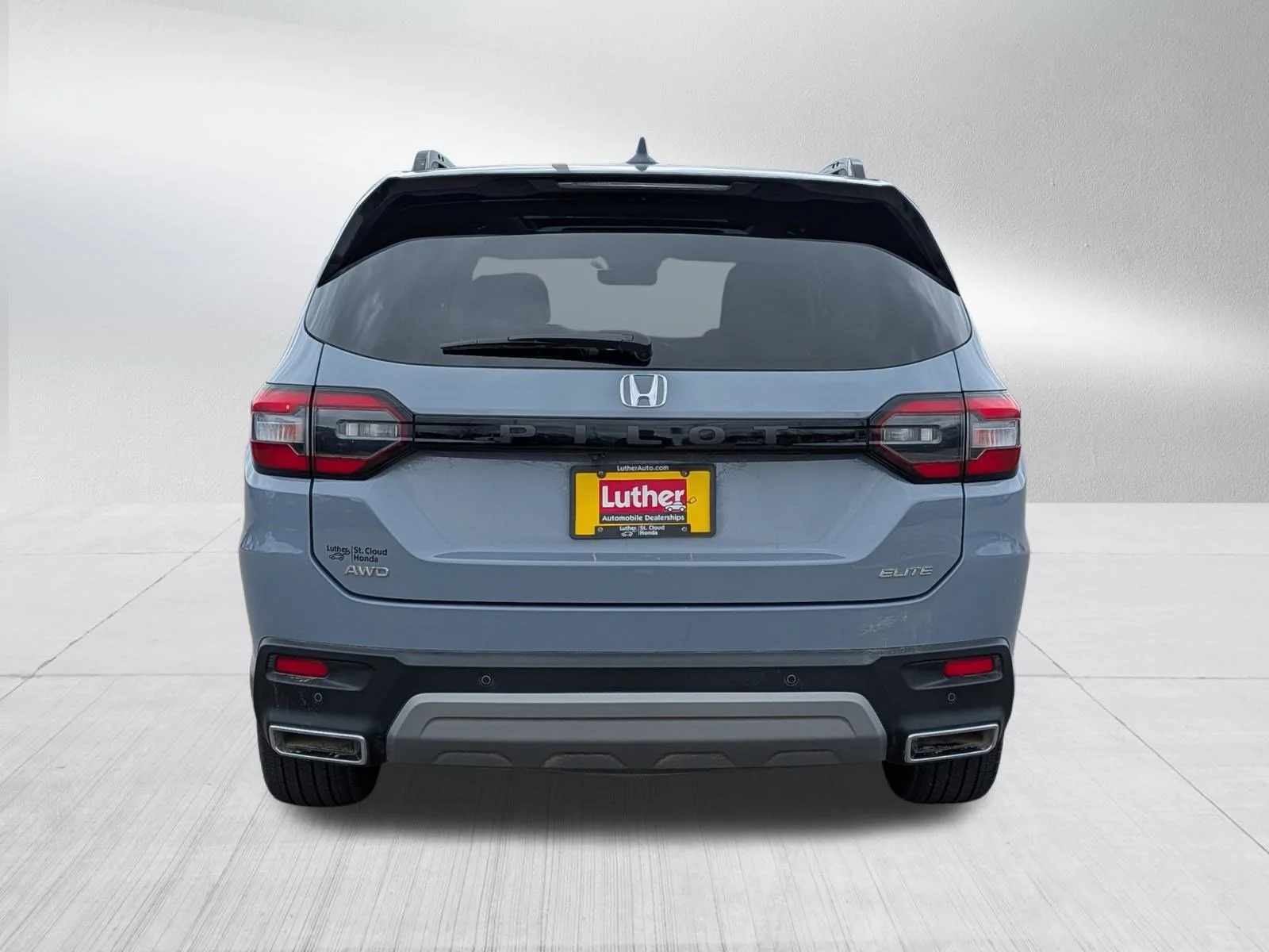 Used 2025 Sonic Gray Pearl Honda Elite image 6