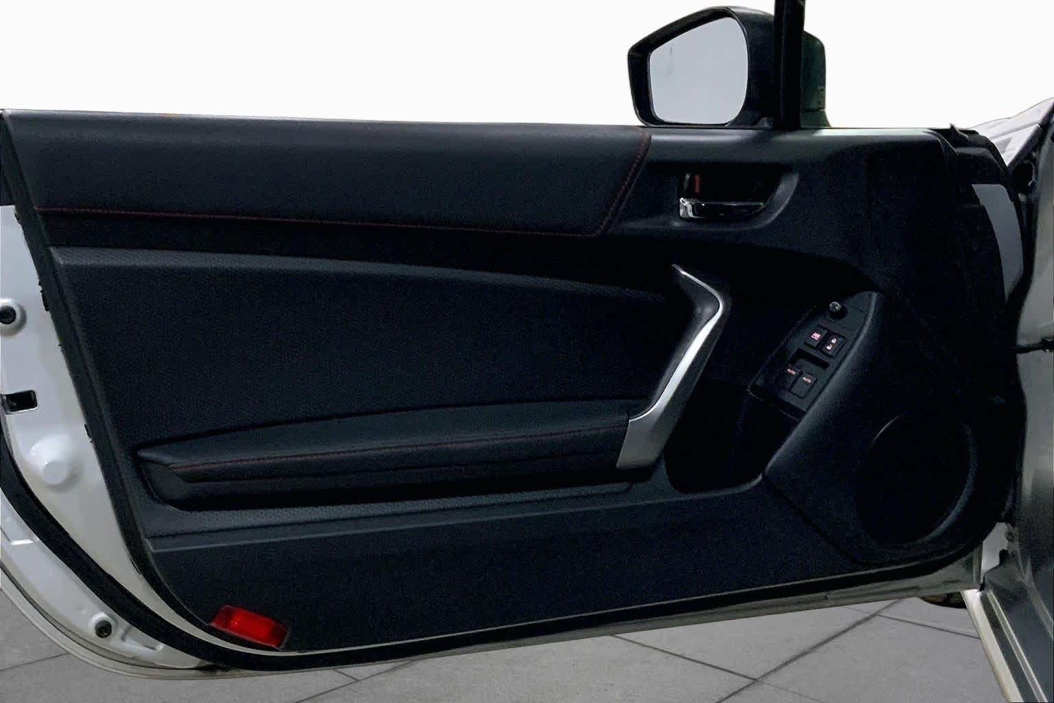 Used 2013 Argento Scion  image 17
