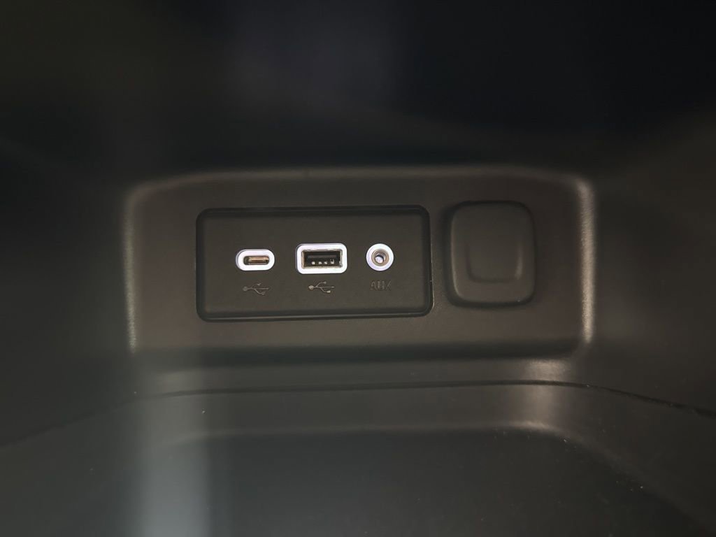 2024 Chevrolet Equinox LT - Photo 20