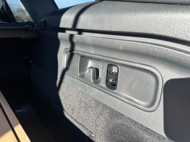 Used 2026 Silver Mercedes-Benz GLC 300 image 35