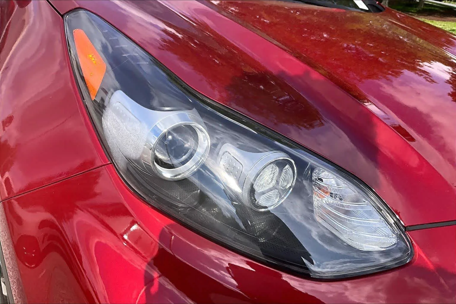 Used 2022 Hyper Red Kia LX image 27