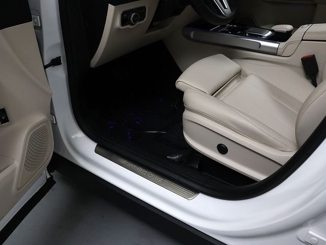 Certified Used 2023 Polar White Mercedes-Benz GLB 250 image 25