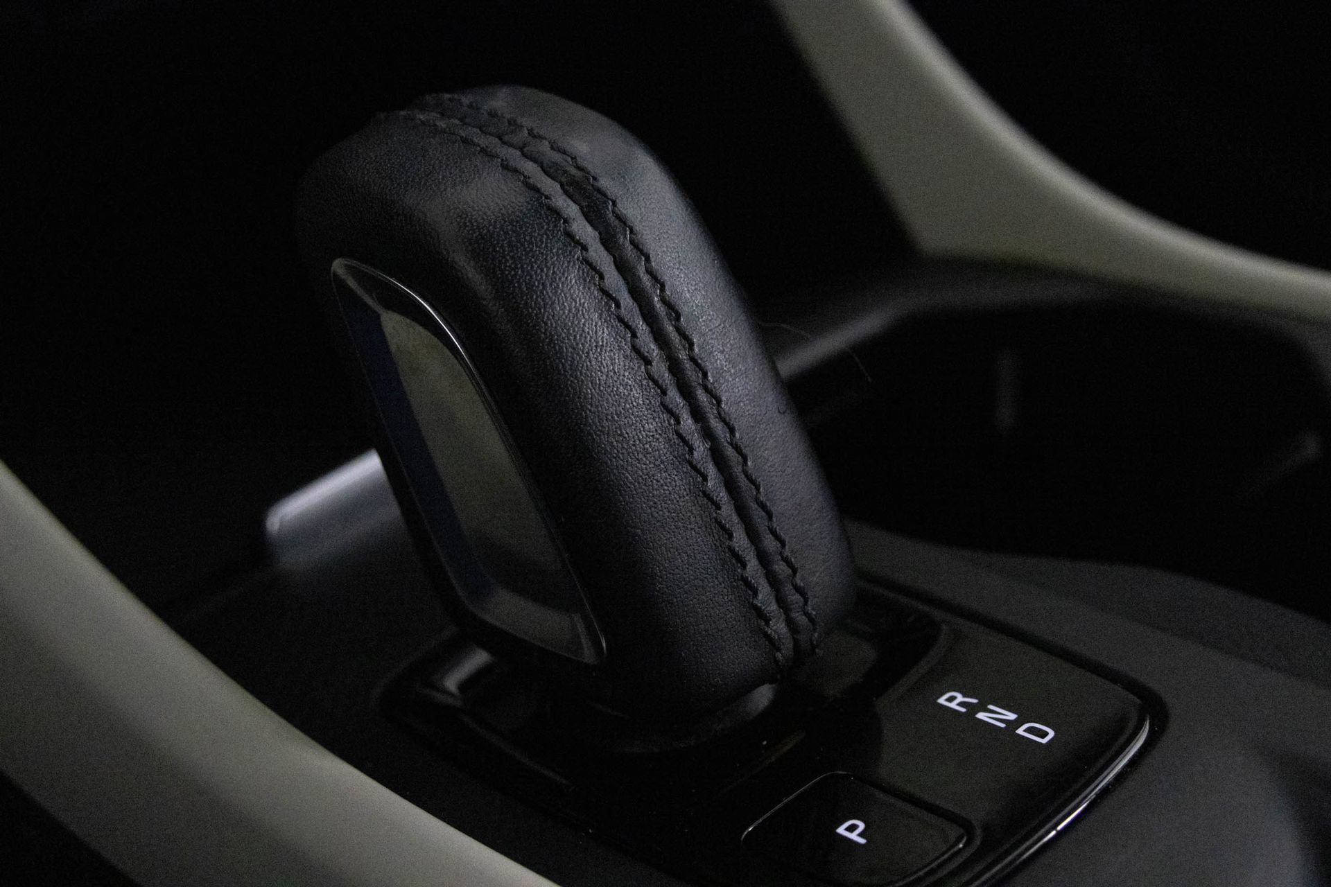 2021 VOLVO XC40 - Image 24